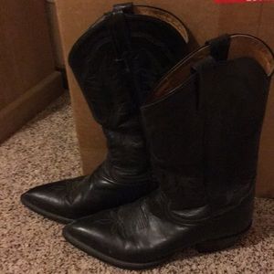 Men’s Tony Lama boots!